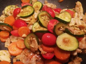 Pollo con verdure e riso