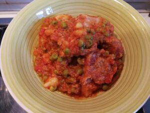 Spezzatino con patate e piselli